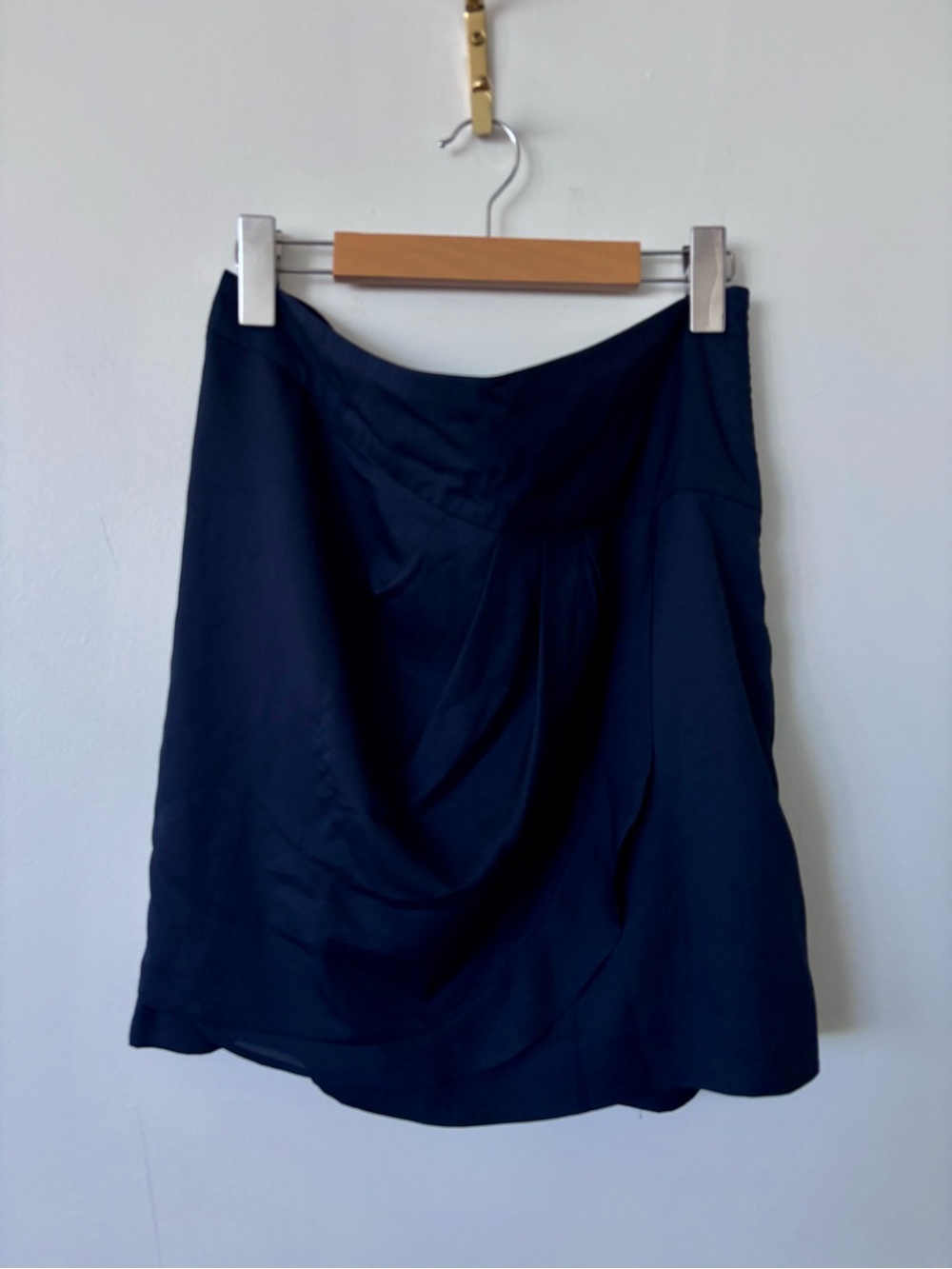 Banana republic navy blue satin skirt